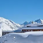 Adler Hotel 3*